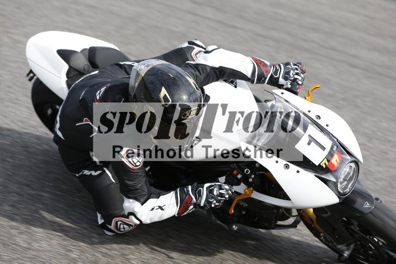 /Archiv-2025/53 16.09.2025 Track Day Domi Aegerter ADR/Gruppe rot/1